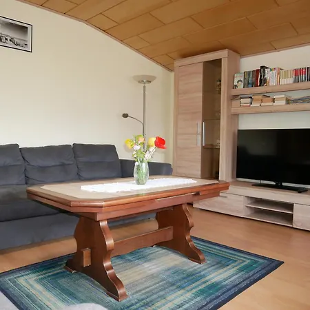 In Ruhiger Lage Mit Grill Und Garten Apartamento Neeberg